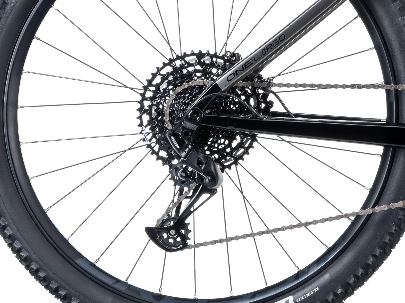 Crussis ONE-Largo AX 9.12-M2 600 Wh 2027 — fotka 5